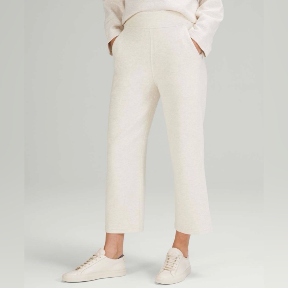 Lululemon Ribbed Straight Leg Super-High-Rise Crop 23”